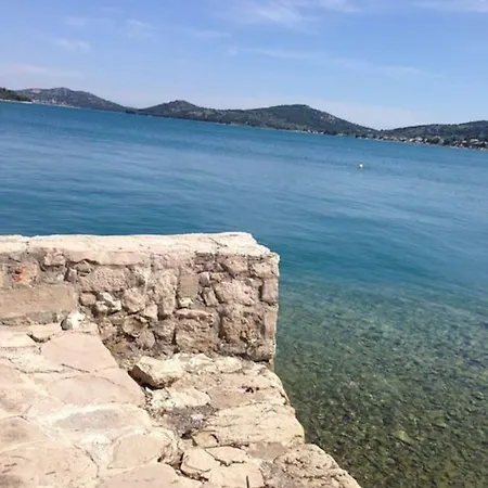 Lovely Old Stone House * Tisno